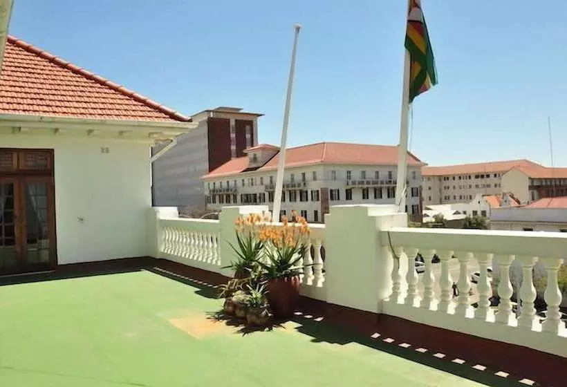 هتل Bulawayo Club