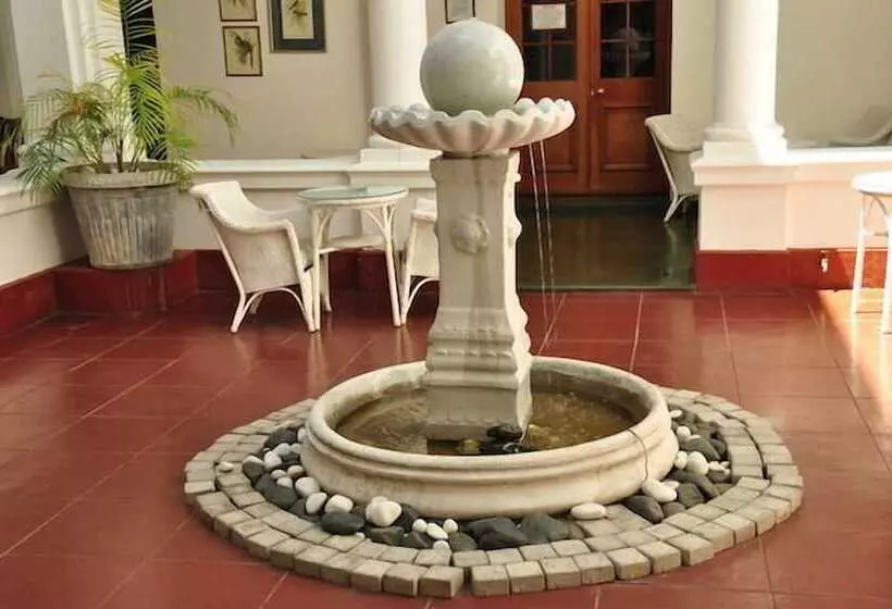 هتل Bulawayo Club