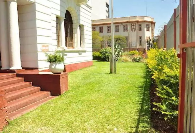 هتل Bulawayo Club