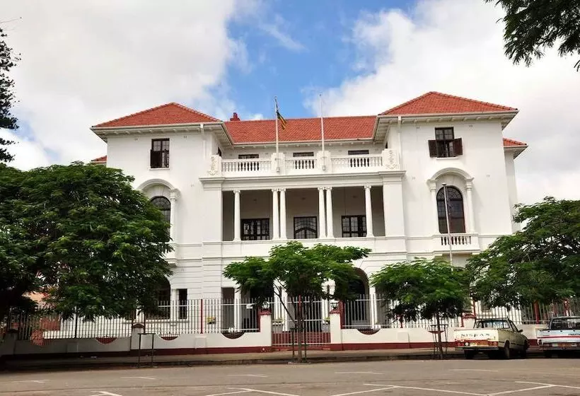 هتل Bulawayo Club