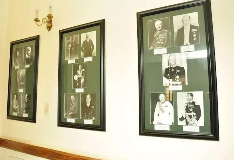 هتل Bulawayo Club