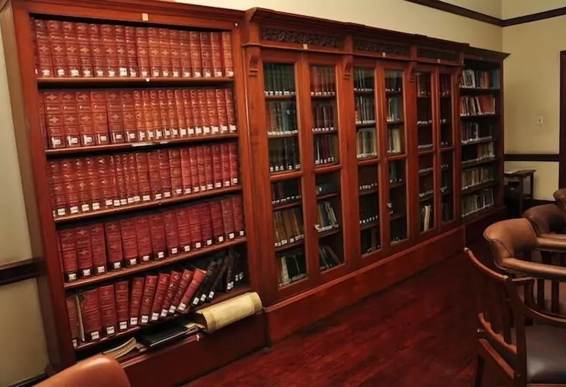 هتل Bulawayo Club