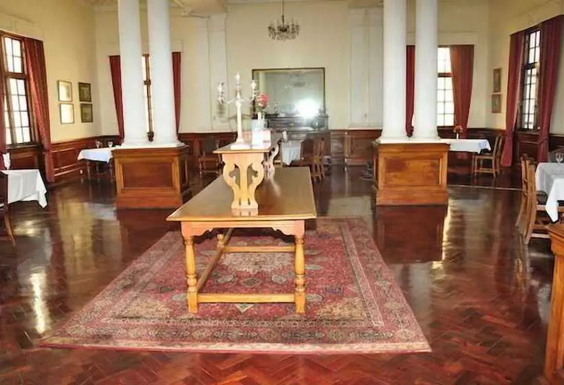 هتل Bulawayo Club