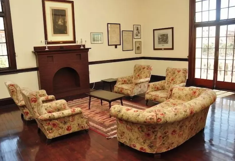 هتل Bulawayo Club