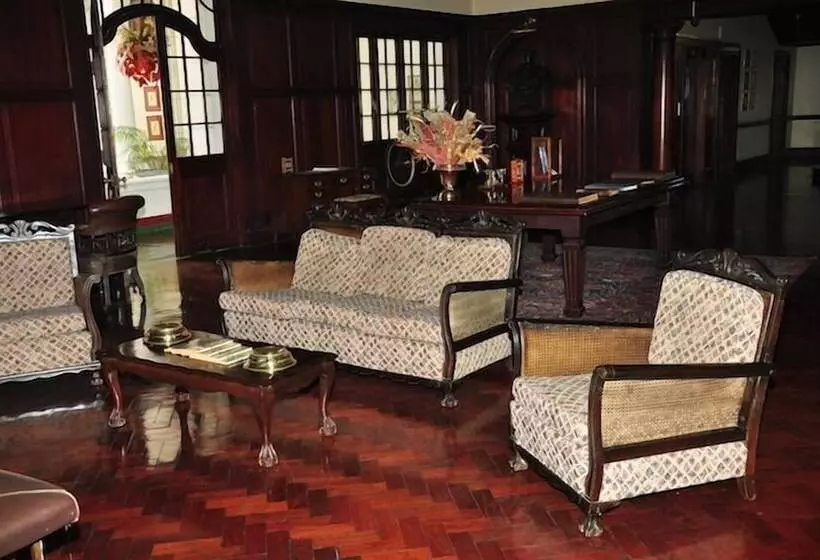 هتل Bulawayo Club