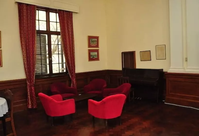 هتل Bulawayo Club