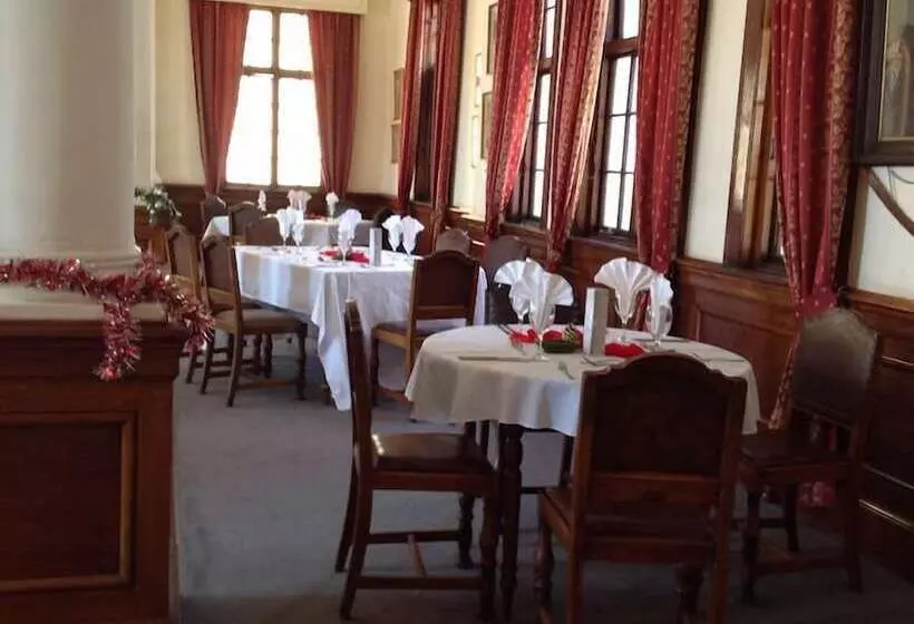 هتل Bulawayo Club