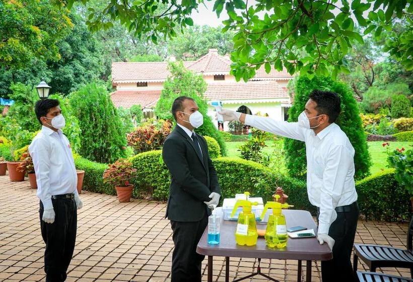 בית מלון כפרי Welcomheritage Golf View