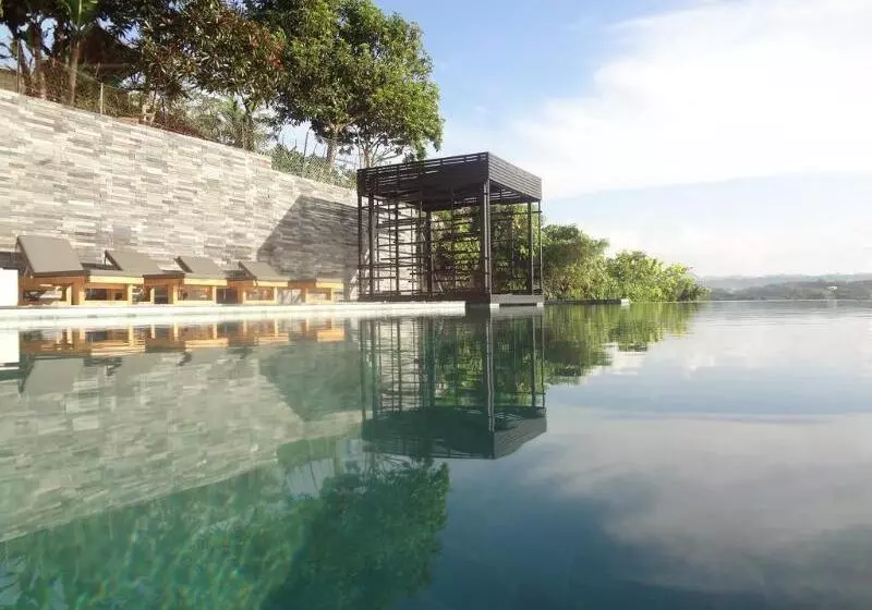 استراحتگاه The Terraces Boutique Apartments