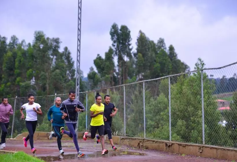 استراحتگاه Yaya Africa Athletics Village