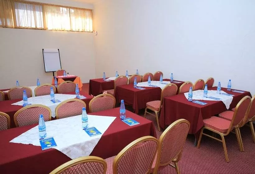 استراحتگاه Yaya Africa Athletics Village