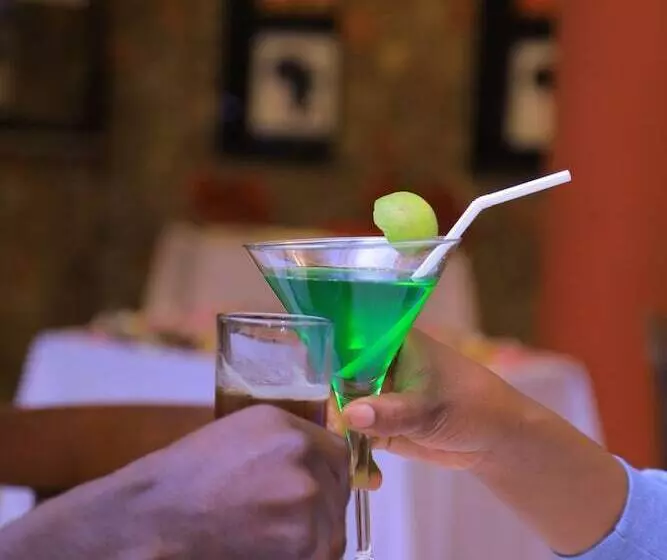 استراحتگاه Yaya Africa Athletics Village