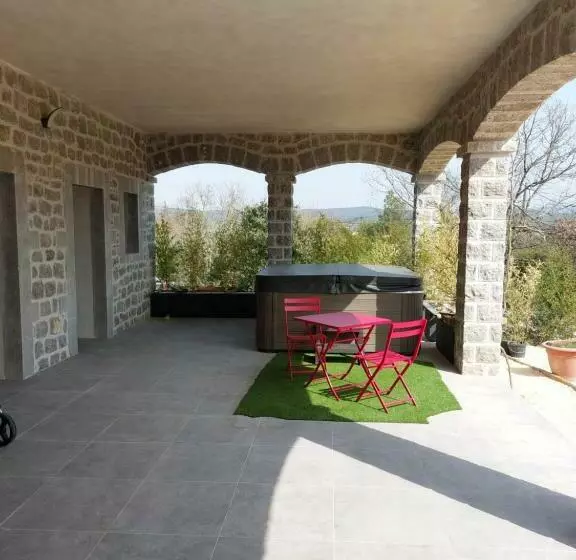 ベッドアンドブレックファースト Le Mas Des Roches Jacuzzi Privatif