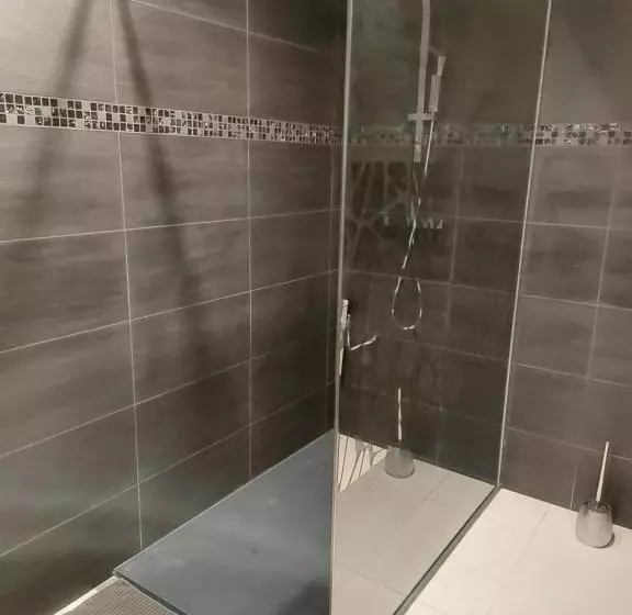 ベッドアンドブレックファースト Le Mas Des Roches Jacuzzi Privatif