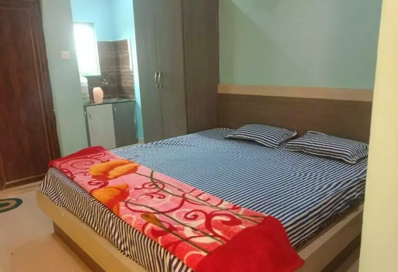 Hotelli Ashirdad Guest House By Wb Inn