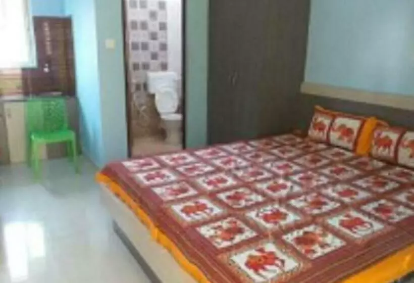 Hotelli Ashirdad Guest House By Wb Inn