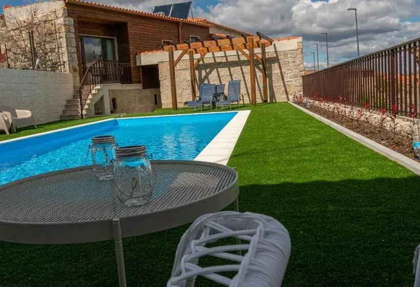 Hotelli The Village House By Cdv