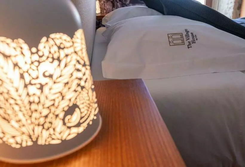 Hotelli The Village House By Cdv