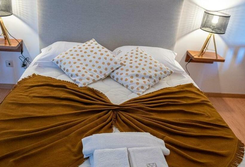 Отель The Village House By Cdv