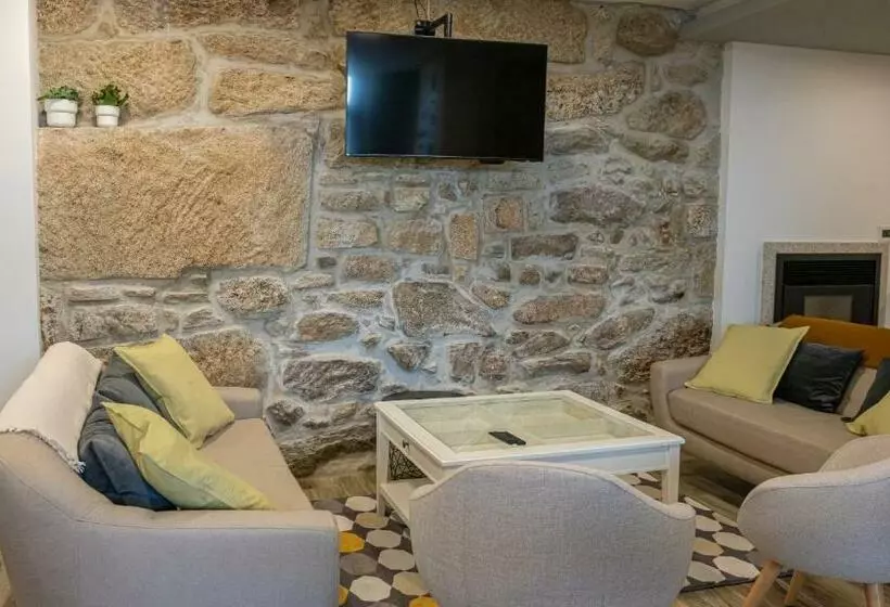 Hotelli The Village House By Cdv