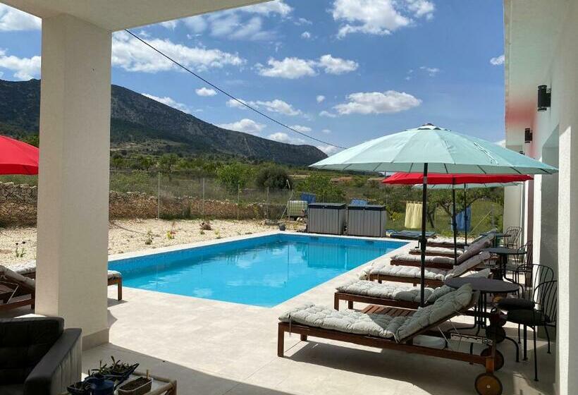 ベッドアンドブレックファースト Casa Andmar Mountain Retreat Bnb