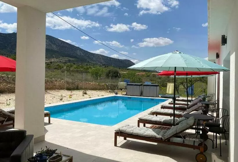 ベッドアンドブレックファースト Casa Andmar   Mountain Retreat Bnb