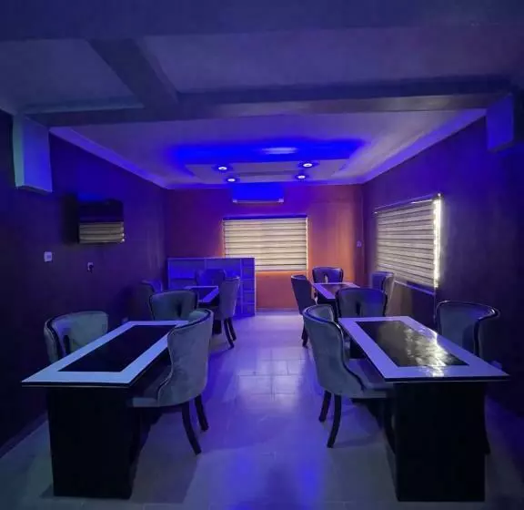 Alluring View Hotel   Allen Avenue