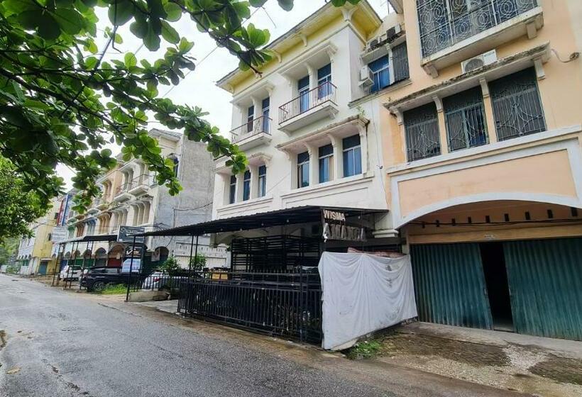 فندق Oyo 91200 Wisma Gio Amanda