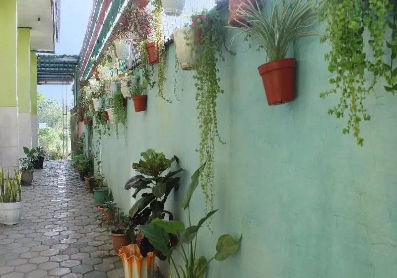 ホテル Spot On 91227 Al Bayt Syariah Guest House
