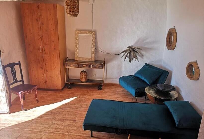 پانسیون Suite Zen Y Cueva Refugio