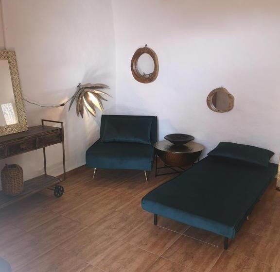 پانسیون Suite Zen Y Cueva Refugio