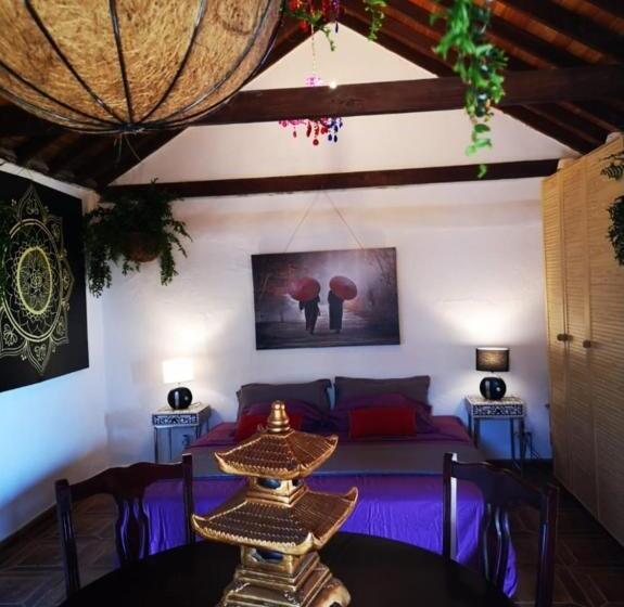 پانسیون Suite Zen Y Cueva Refugio