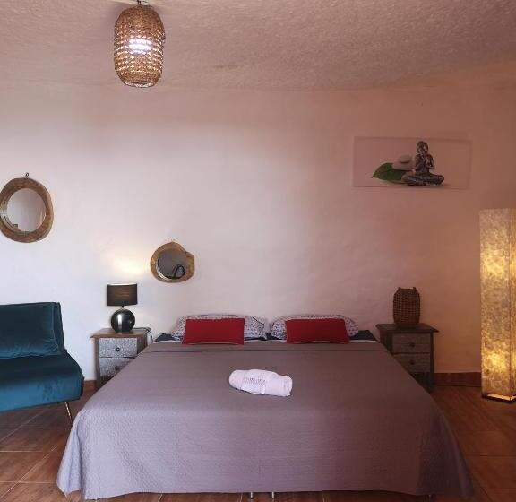 پانسیون Suite Zen Y Cueva Refugio