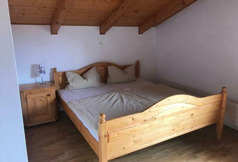 تختخواب و صبحانه Casa Boebelle