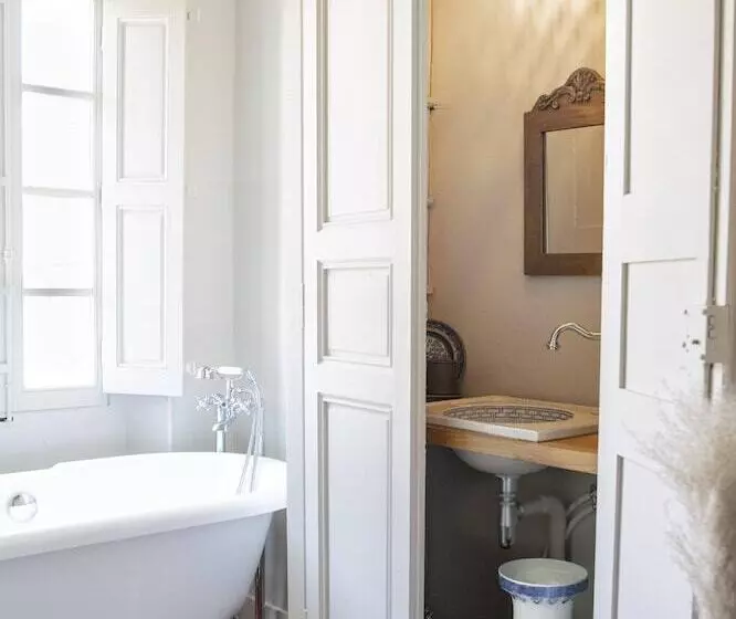 Aamiaismajoitus (B&B) Maison Sumiane