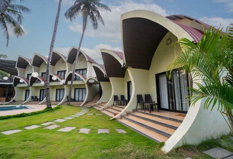 בית מלון כפרי Eleven Petals Resort