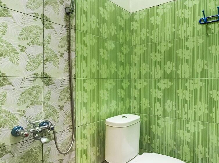 Hotel Oyo 91216 Siliwangi Guest House Syariah Cirebon