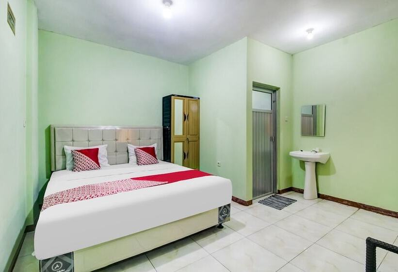 Hotel Oyo 91216 Siliwangi Guest House Syariah Cirebon