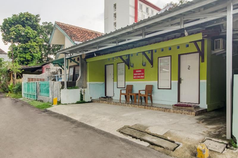 Hotel Oyo 91216 Siliwangi Guest House Syariah Cirebon