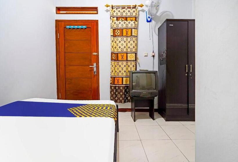 Hotel Spot On 91221 Pondok Nsn Syariah