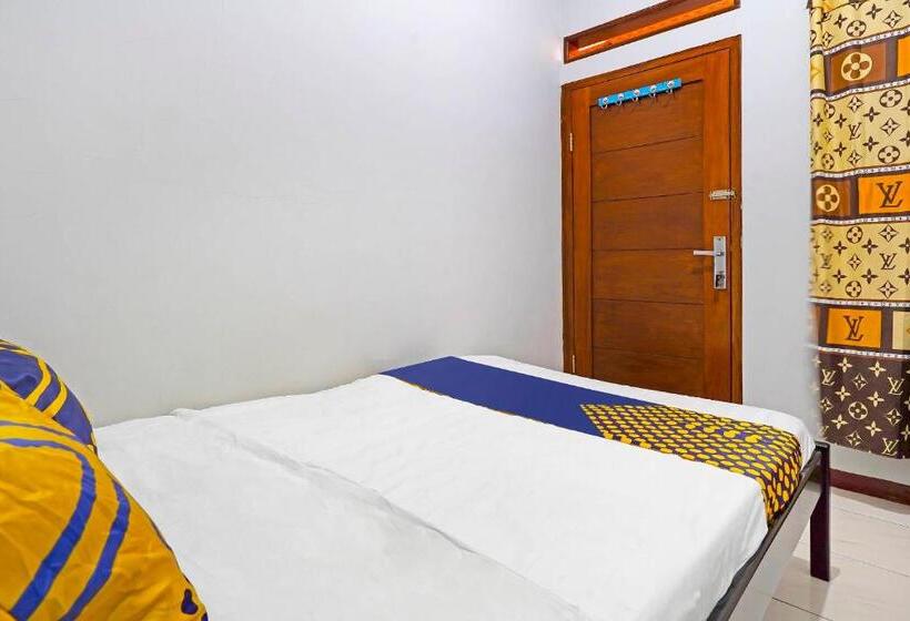 Hotel Spot On 91221 Pondok Nsn Syariah