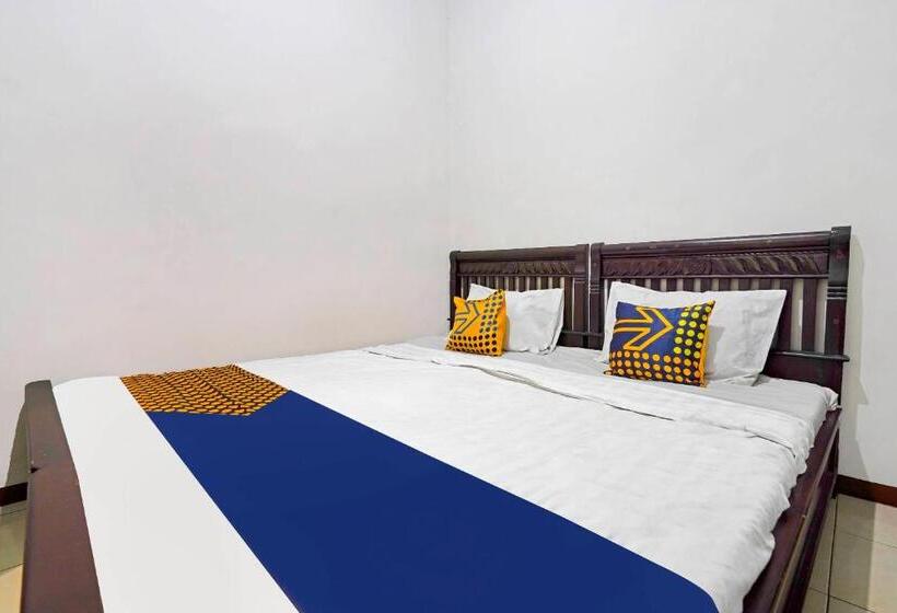 Hotel Spot On 91221 Pondok Nsn Syariah