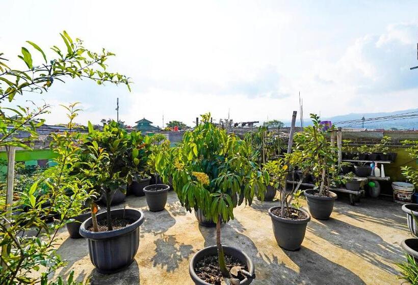 Hotel Spot On 91221 Pondok Nsn Syariah