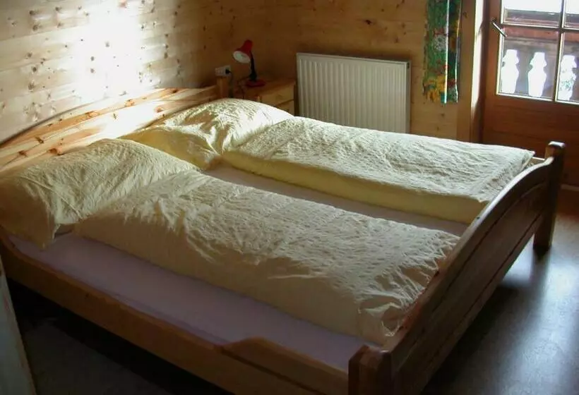 Majatalo Hausbergerhof Gästehaus Ainberger