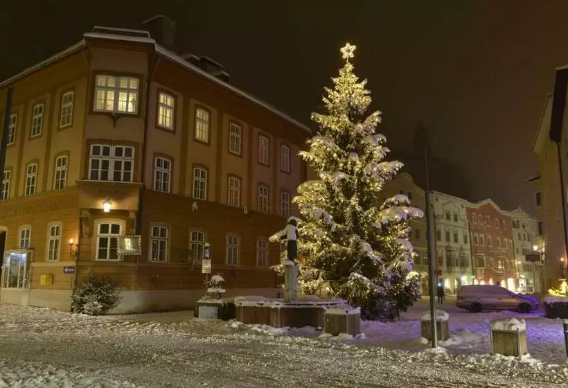 Majatalo Hausbergerhof Gästehaus Ainberger