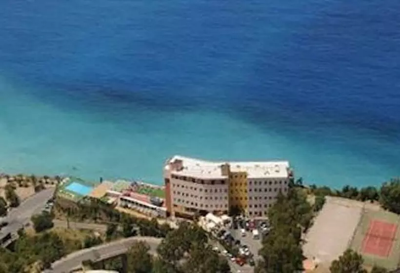 Отель Caposkino Park