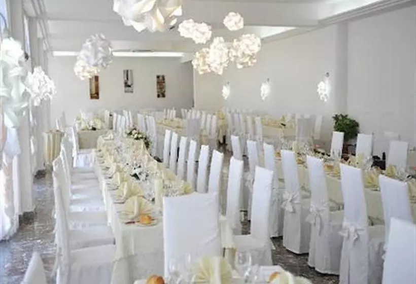 Отель Caposkino Park