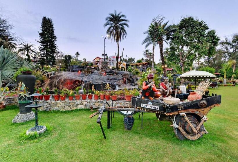 Отель Chacha Inn  The Garden Retreat