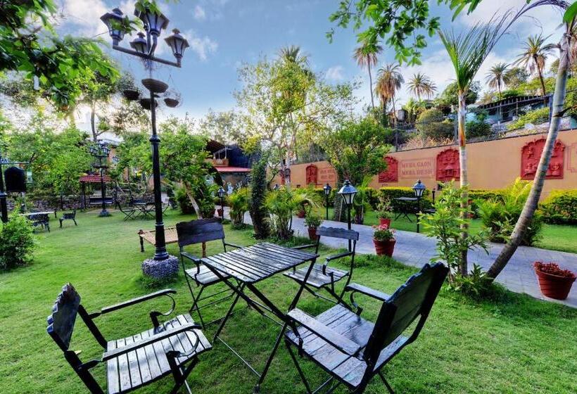 Отель Chacha Inn  The Garden Retreat