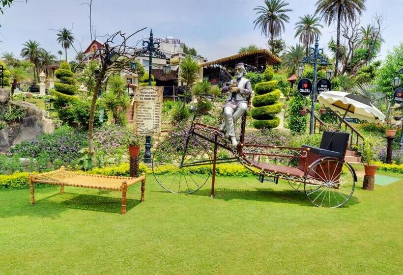 Отель Chacha Inn  The Garden Retreat